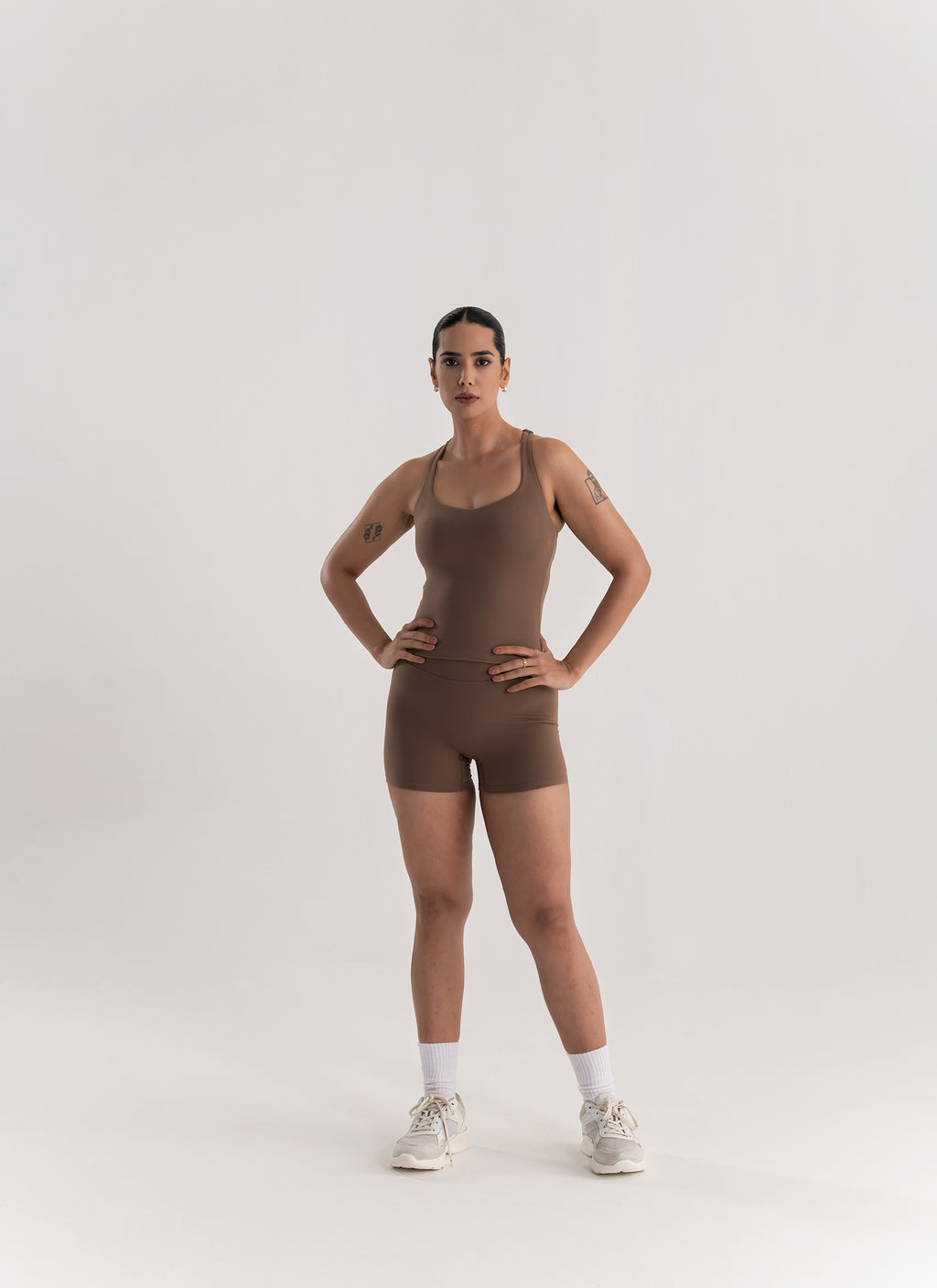 Sculpt iQ™ Racerback Brami – Desert Taupe
