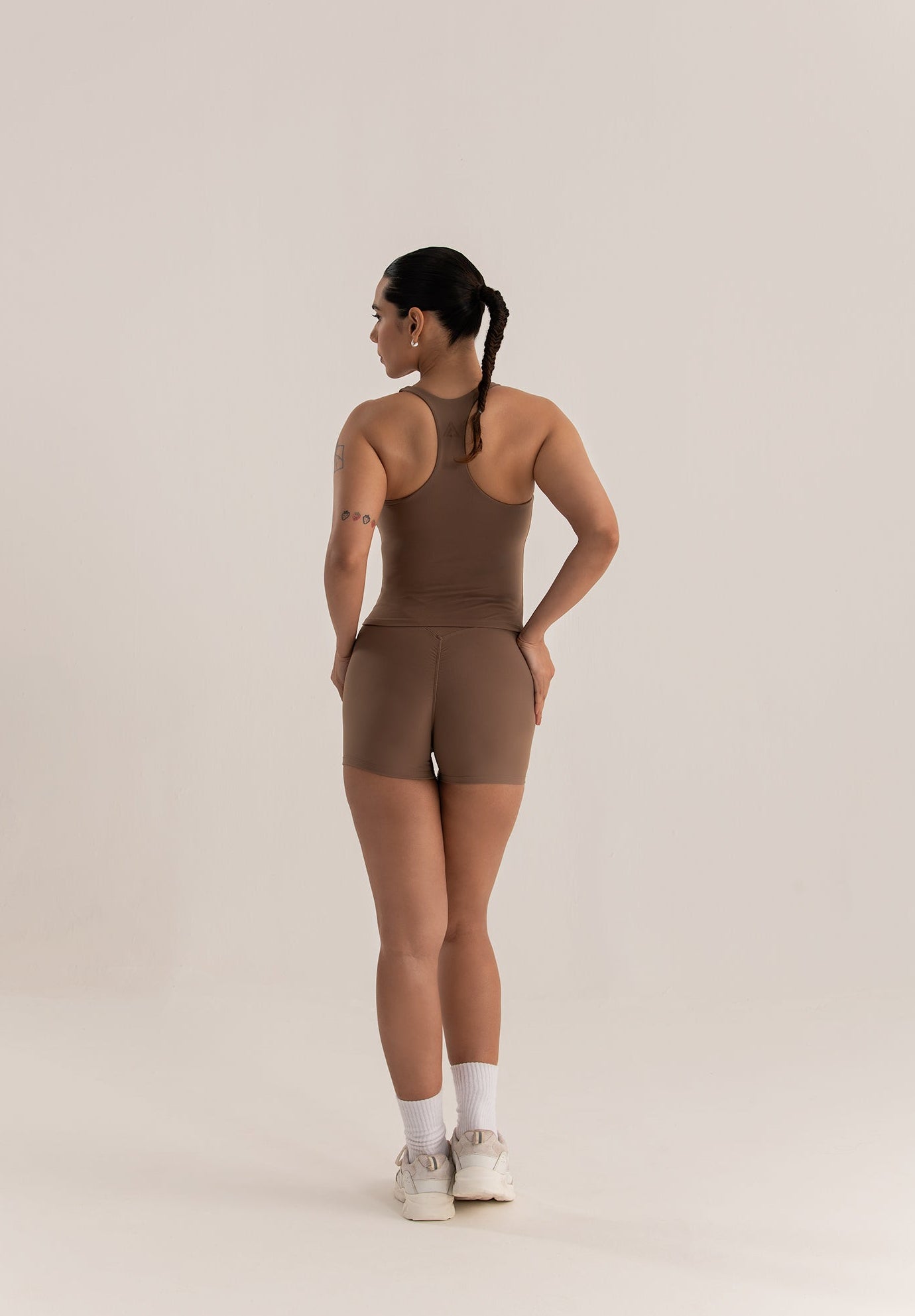 Sculpt iQ™ Plus Shorts – Desert Taupe