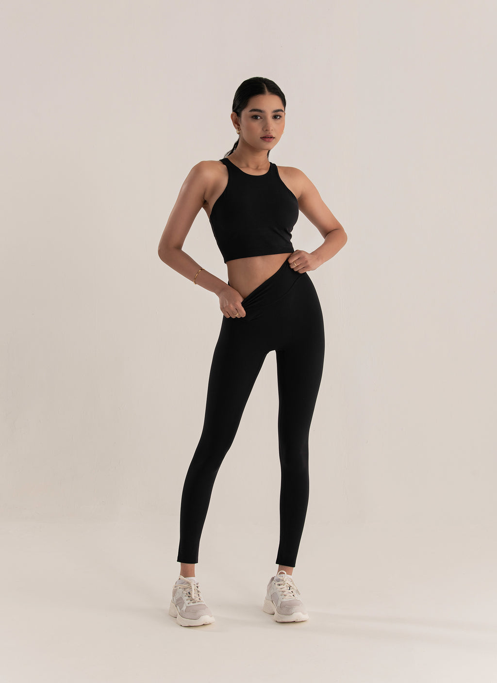 Sculpt iQ™ Racerback Crop Top – Eclipse Black