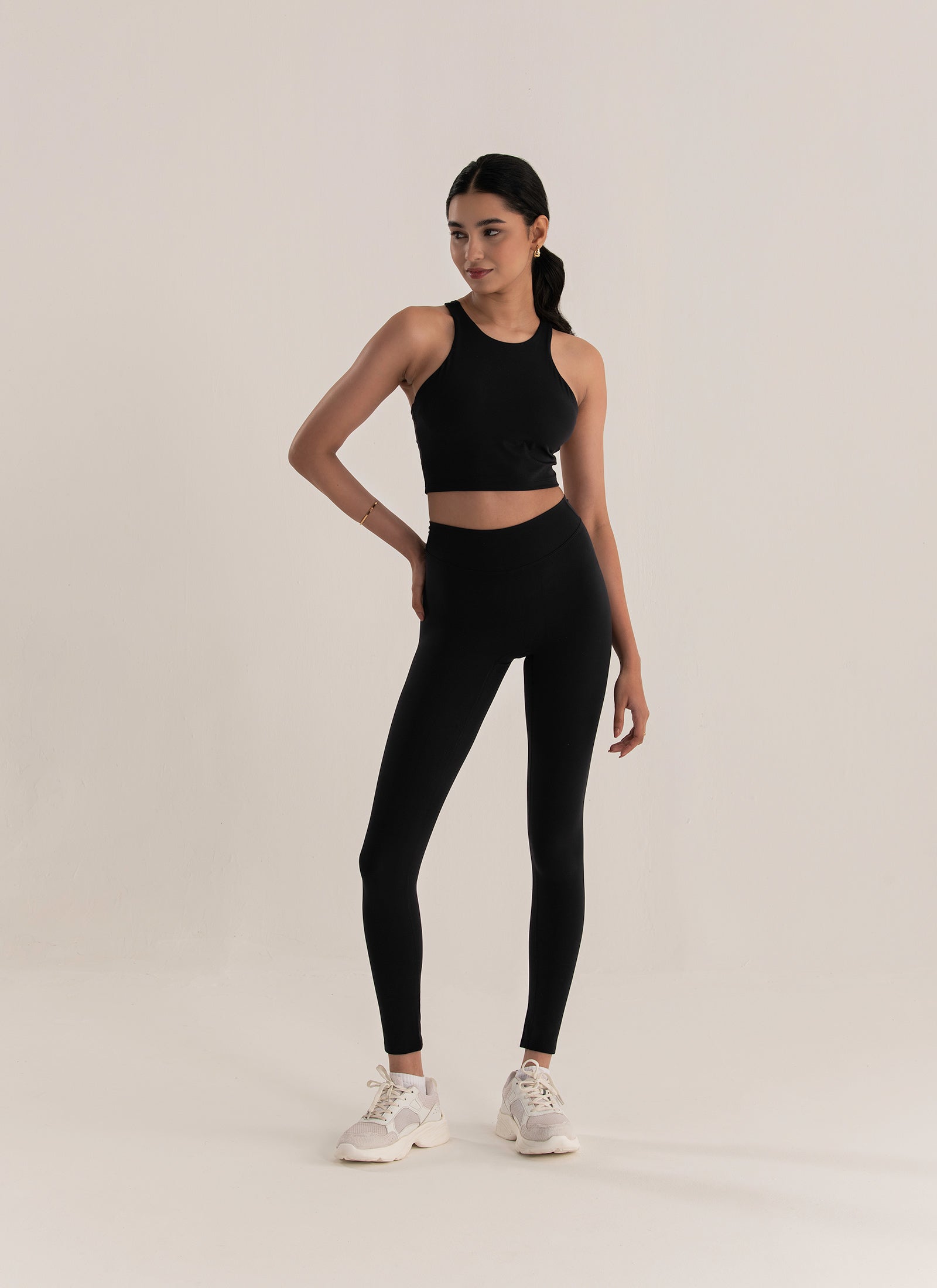 Sculpt iQ™ Racerback Crop Top – Eclipse Black