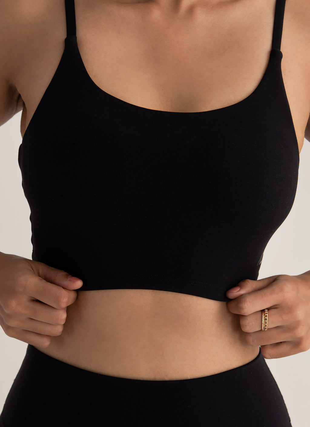 Sculpt iQ™ Minimalist Strappy Bra – Eclipse Black