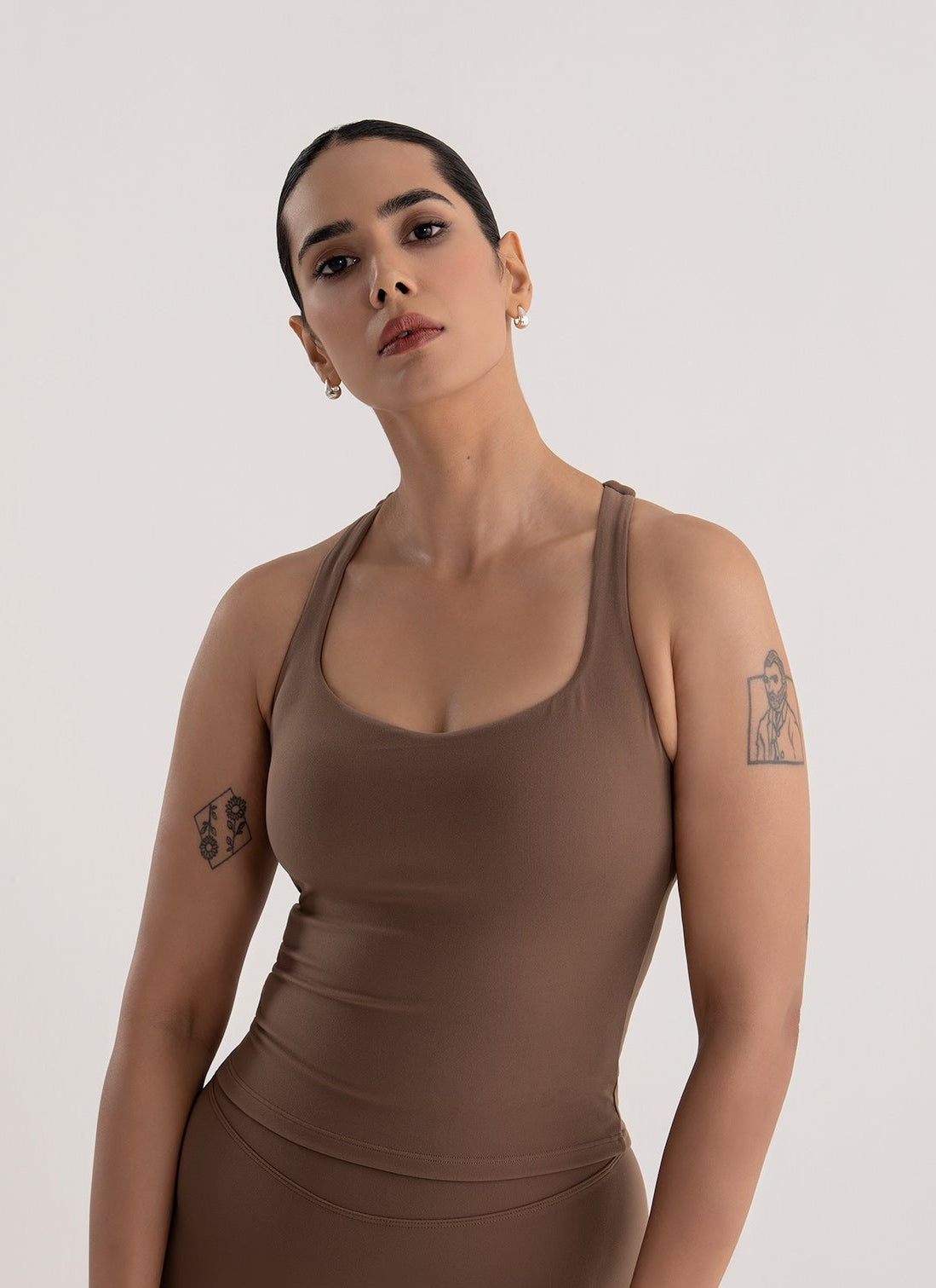 Sculpt iQ™ Racerback Brami – Desert Taupe
