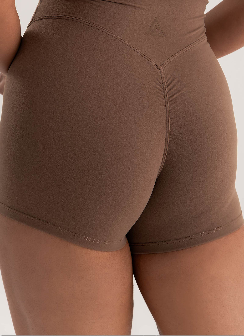 Sculpt iQ™ Plus Shorts – Desert Taupe