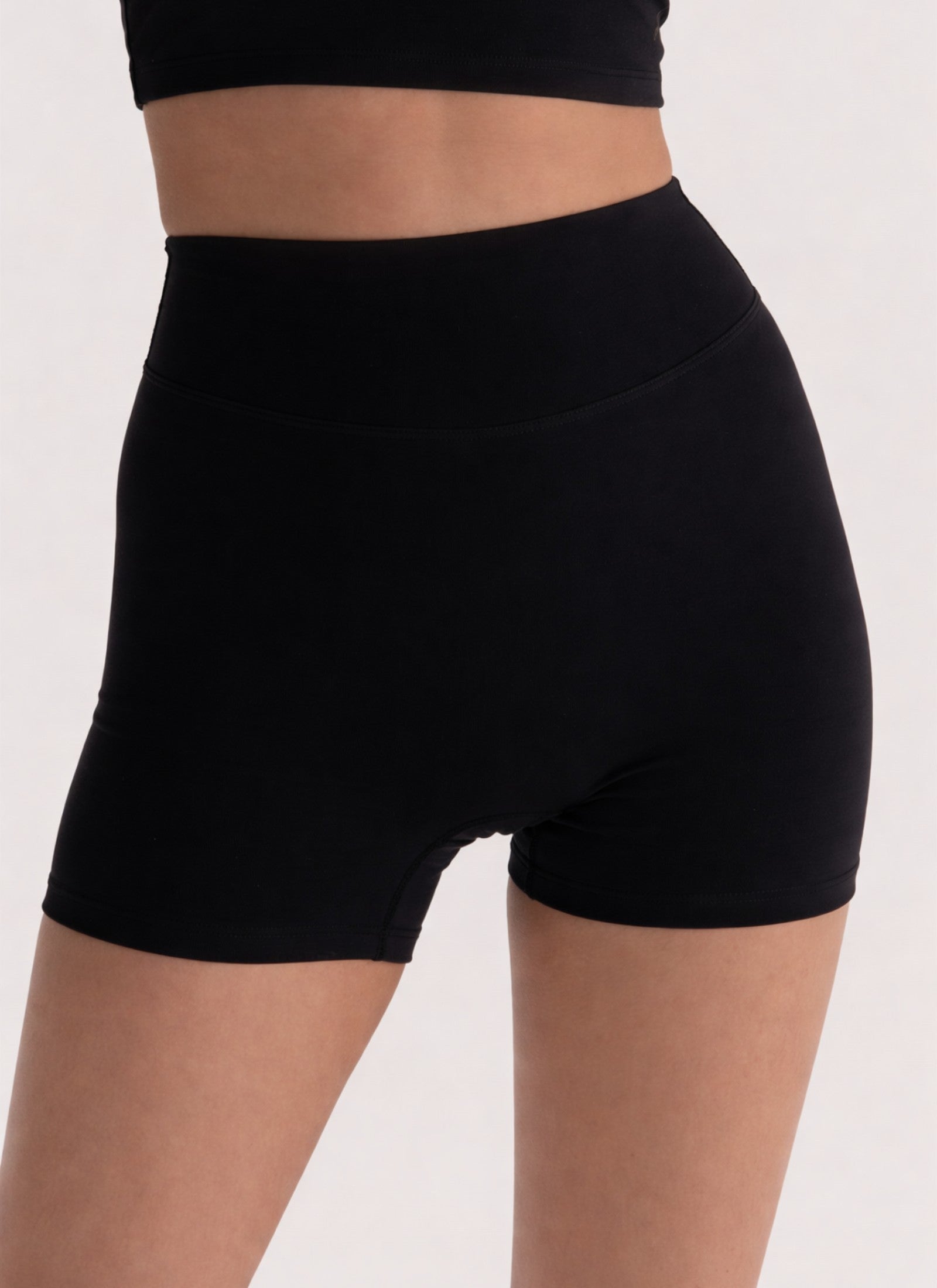 Sculpt iQ™ Plus Shorts – Eclipse Black
